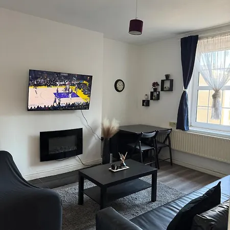 Modern Flat Overlooking Shoreditch